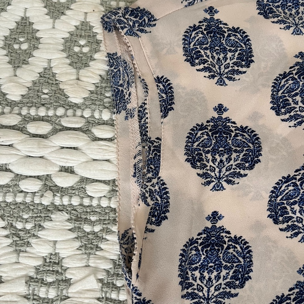 LOFT | Blue Patterned Blouse (S) - Picture 4 of 7
